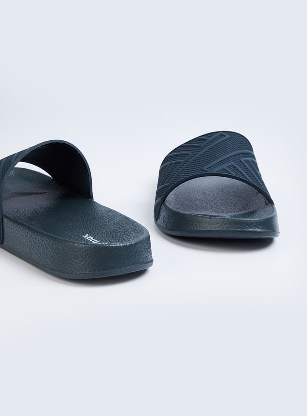 Men Textured Sliders