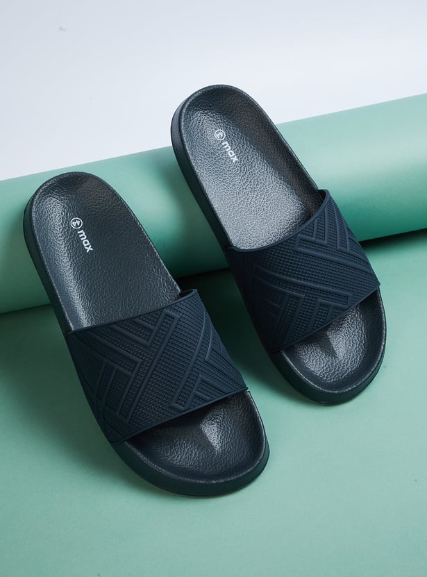 Men Textured Sliders