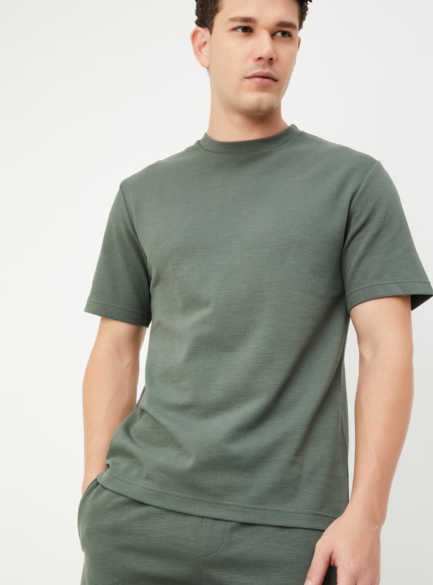 Men Textured T-shirt