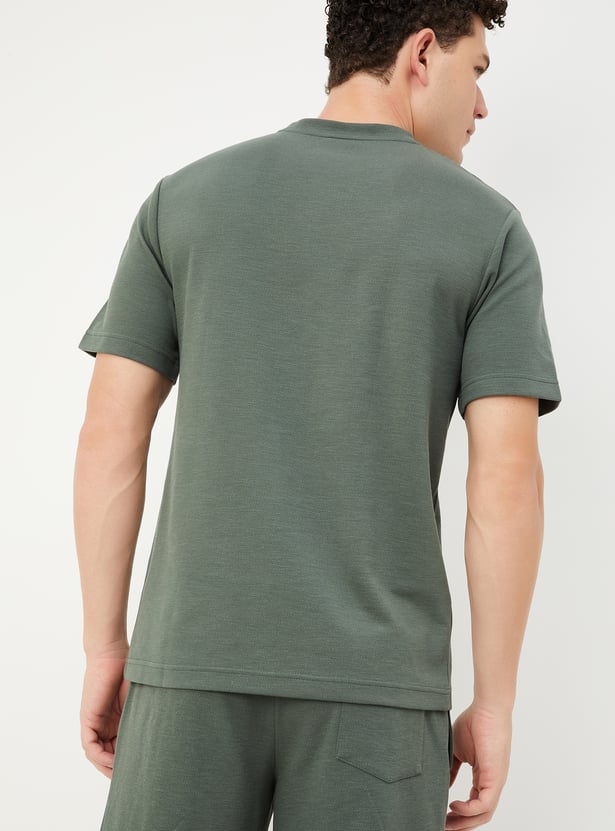 Men Textured T-shirt