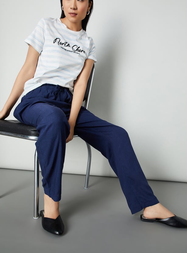 Women Solid Tapered Fit Trousers