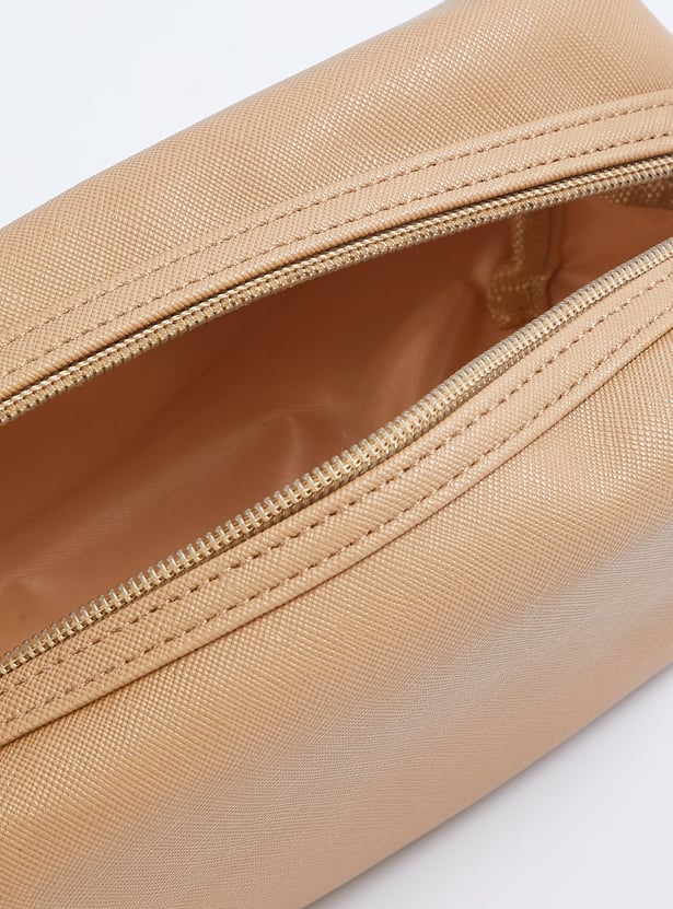 Women Textured Pouch