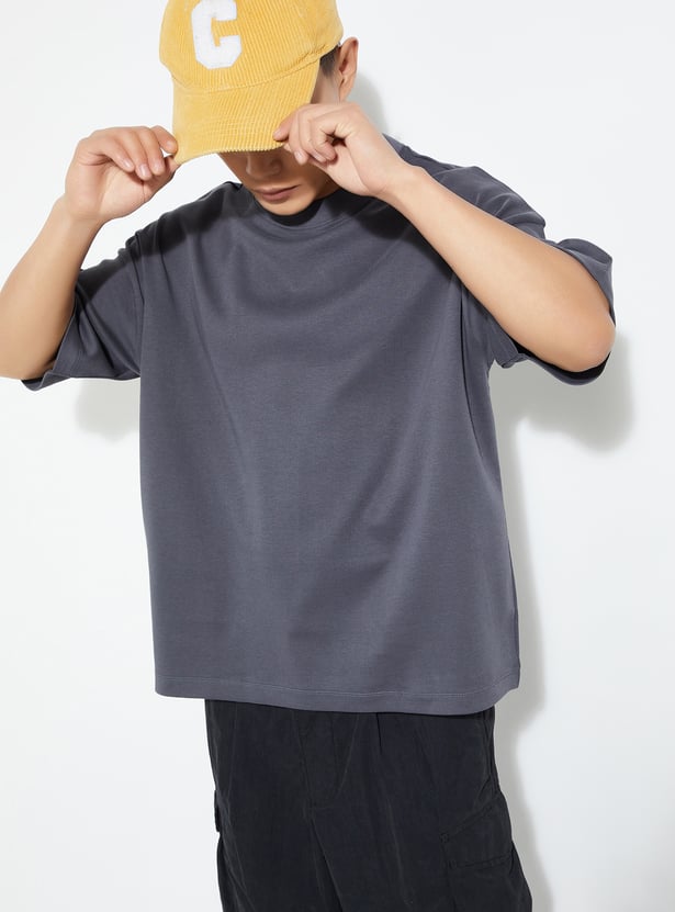 URB_N Men Solid Boxy Fit T-shirt
