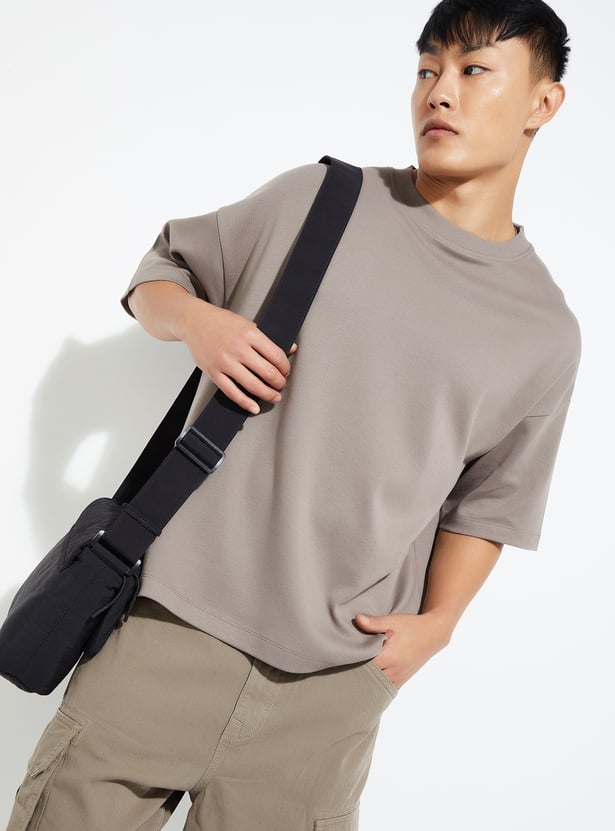 URB_N Men Solid Boxy Fit T-shirt