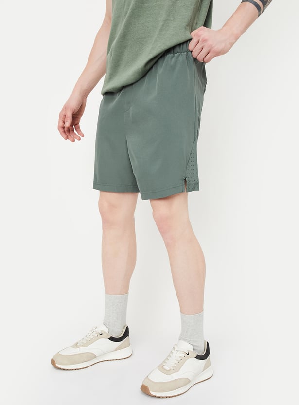 Men Solid Regular Fit Sports Shorts