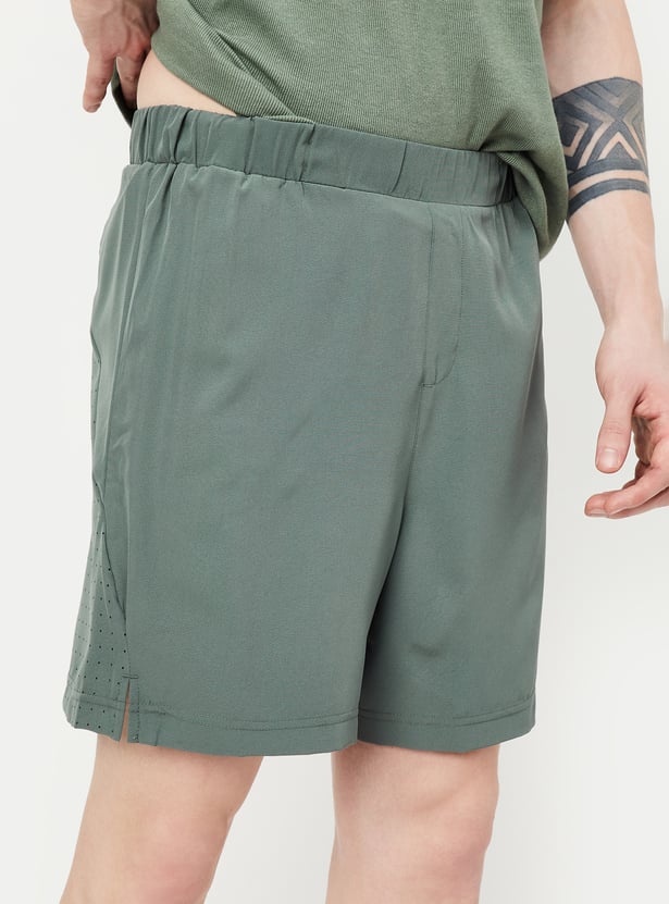 Men Solid Regular Fit Sports Shorts