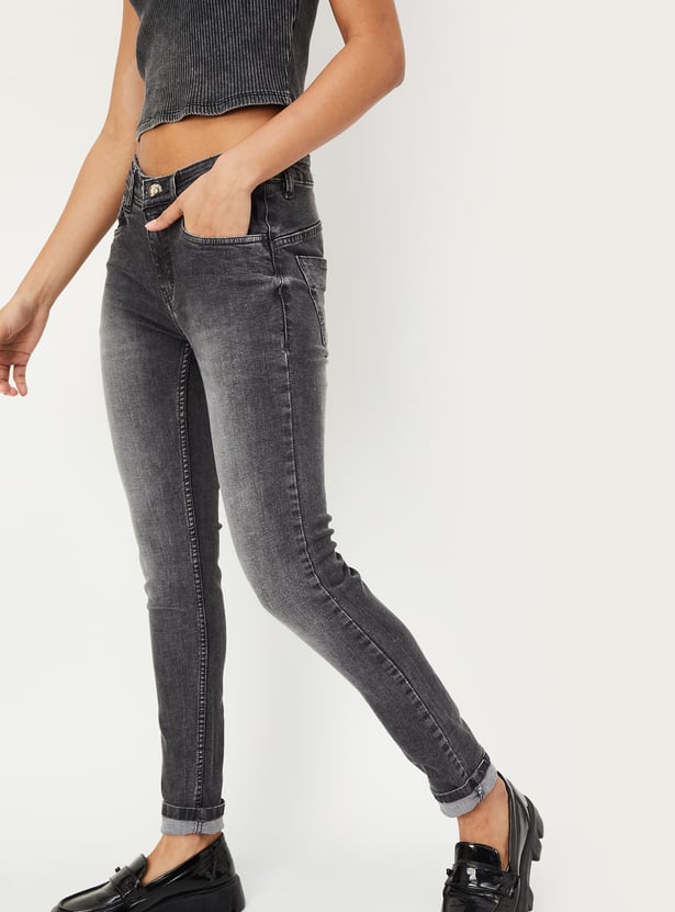 Women Skinny Fit Push-Up Jeans