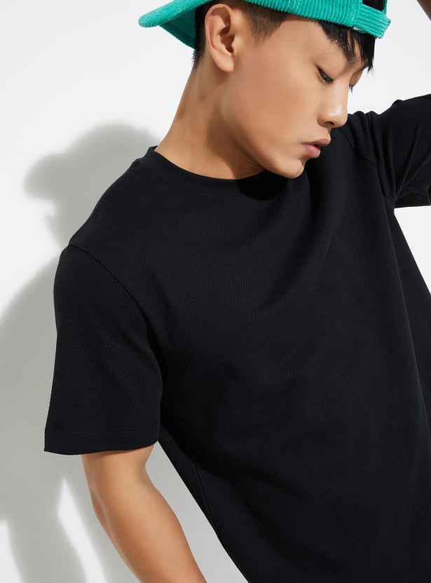 URB_N Men Textured T-shirt