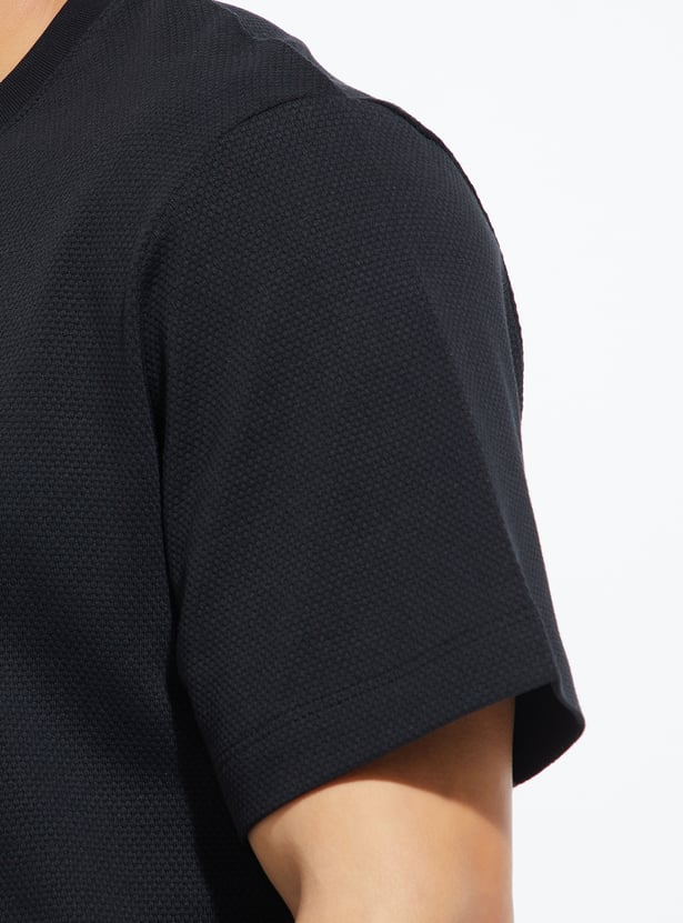 URB_N Men Textured T-shirt