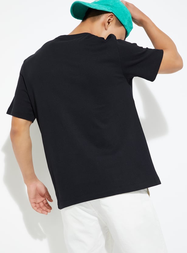 URB_N Men Textured T-shirt