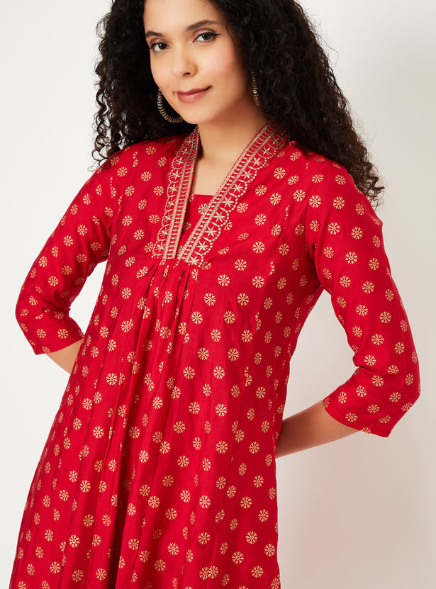 Women Green Embroidered A-Line Kurta Trousers Set main image 0
