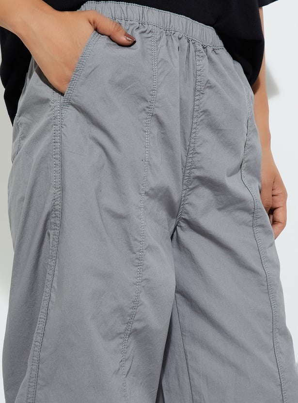 URB_N Women Solid Trousers