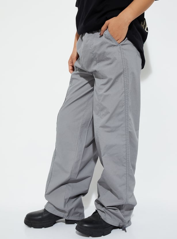 URB_N Women Solid Trousers