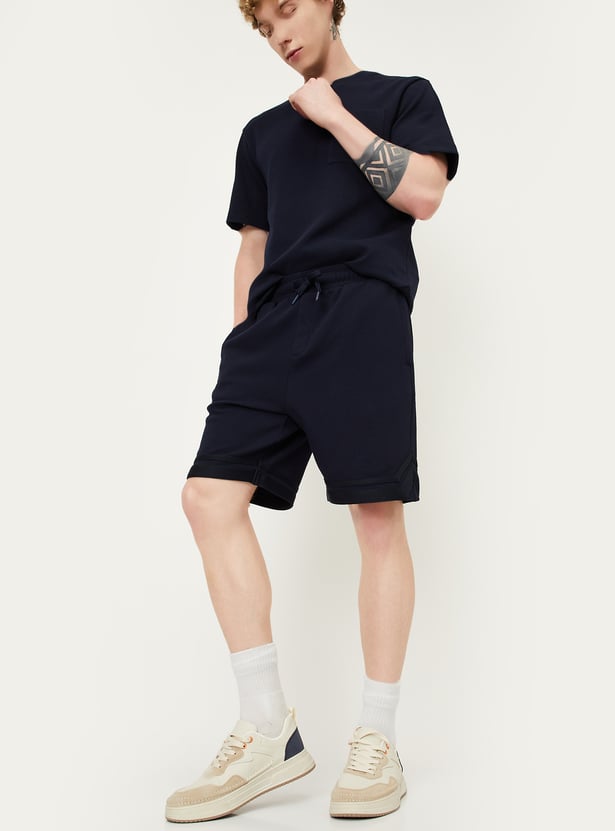 Men Textured Regular Fit Sports Shorts