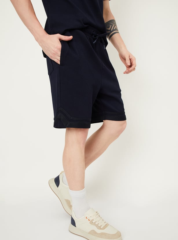 Men Textured Regular Fit Sports Shorts