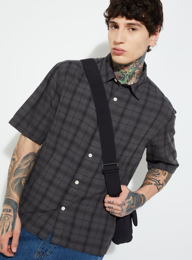 URB_N Men Checked Shirt