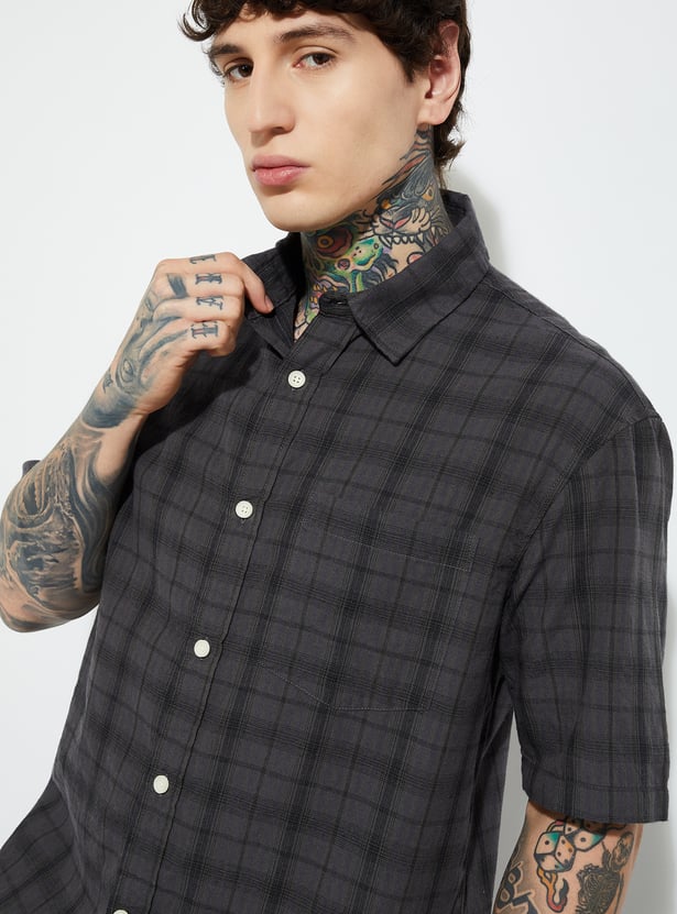 URB_N Men Checked Shirt