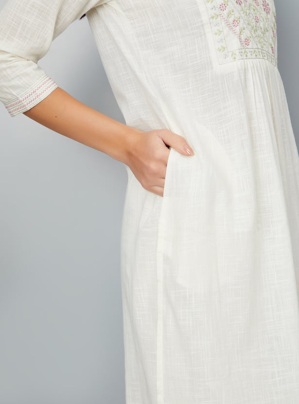 Women Embroidered Straight Kurta