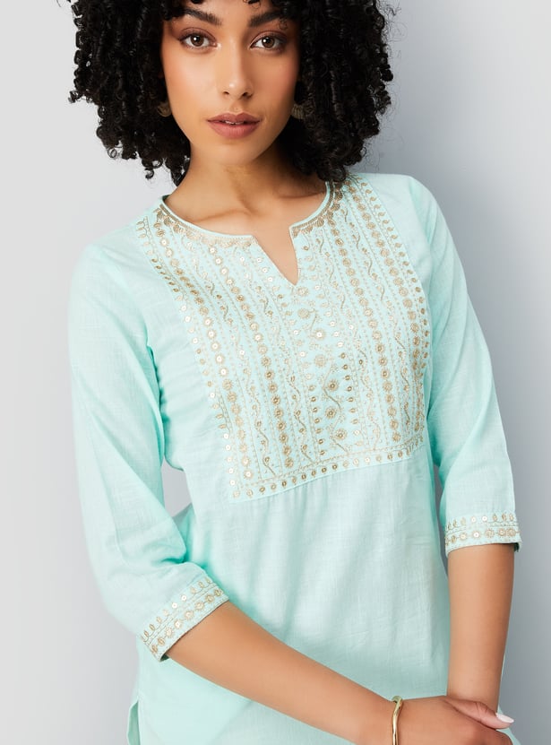 Women Yoke Embroidered Straight Kurta