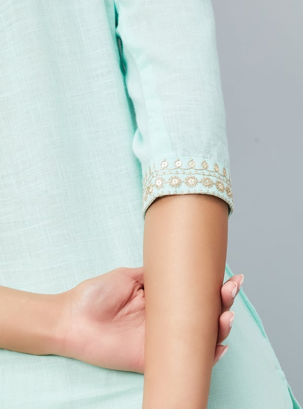 Women Yoke Embroidered Straight Kurta