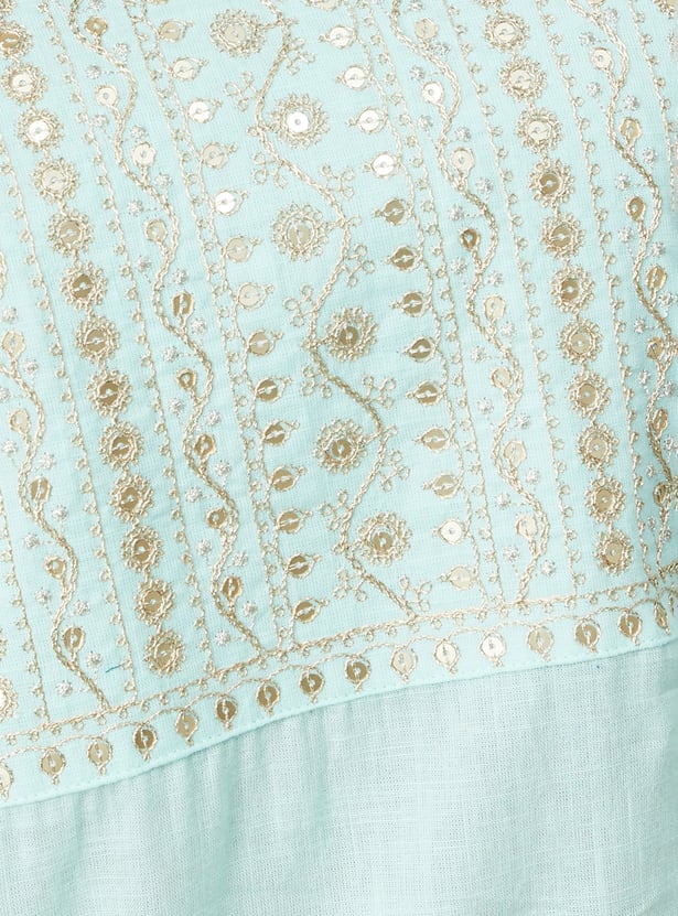 Women Yoke Embroidered Straight Kurta