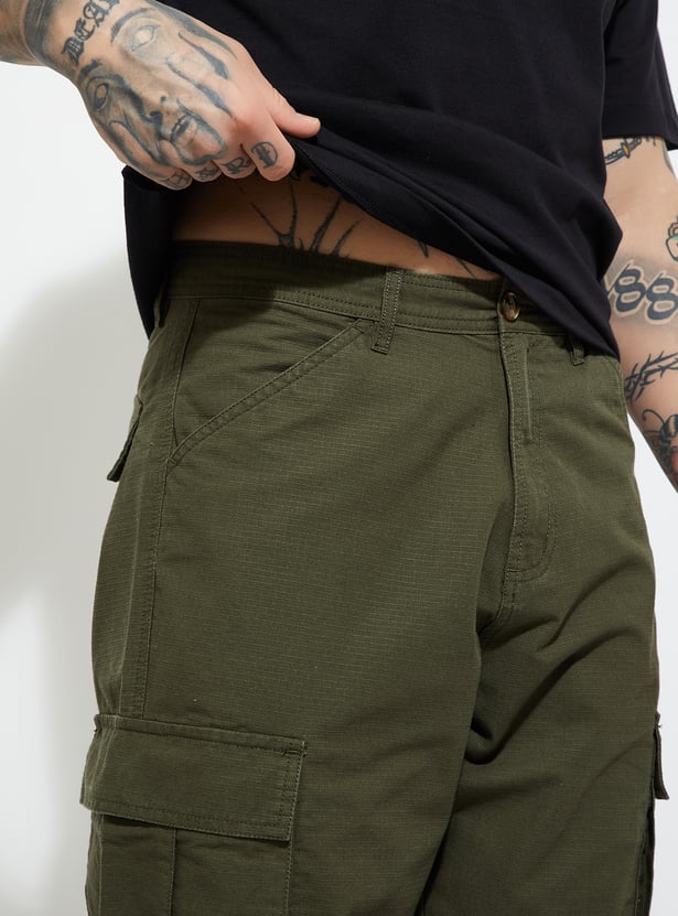 URB_N Men Textured Cargos