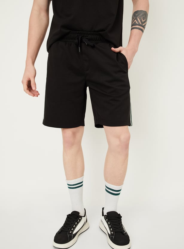 Men Solid Side Taped Shorts