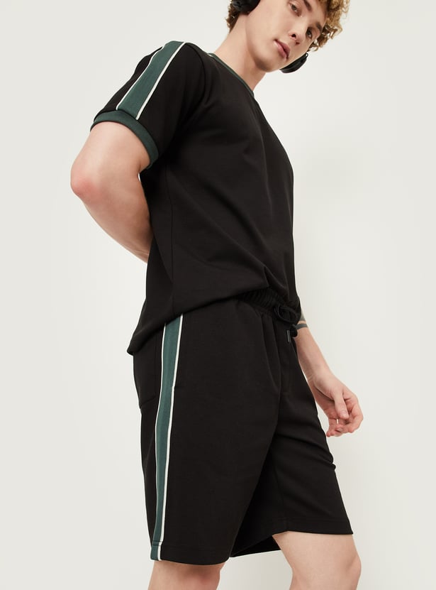 Men Solid Side Taped Shorts