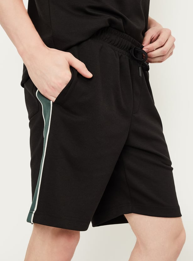 Men Solid Side Taped Shorts