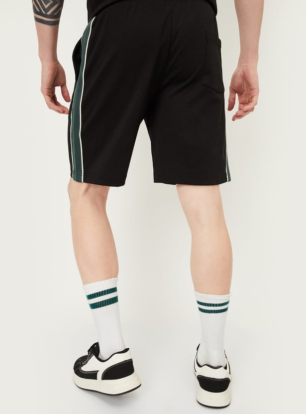 Men Solid Side Taped Shorts