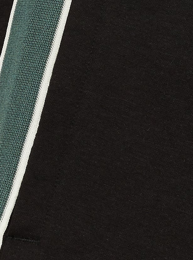 Men Solid Side Taped Shorts