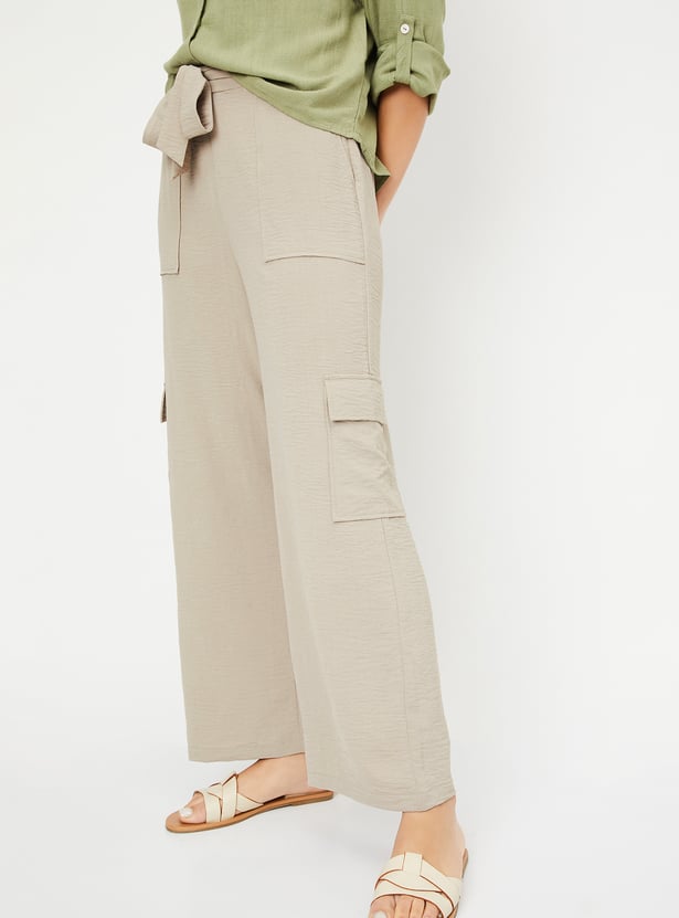 Women Textured Cargos