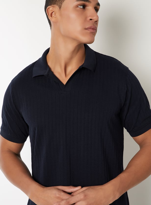 Men Textured Regular Fit Polo T-shirt