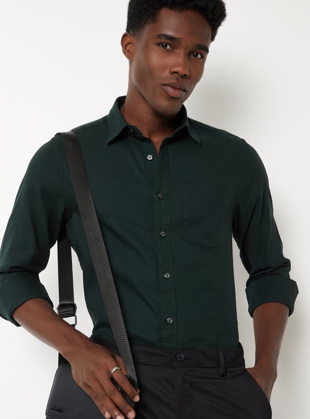 Men Textured Slim Fit Shirt