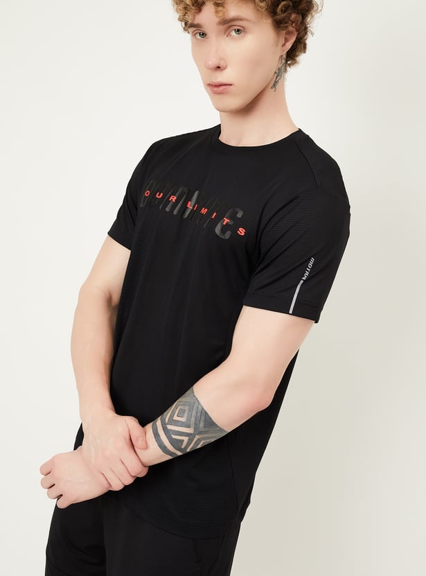 Men Printed Slim Fit Sports T-shirt