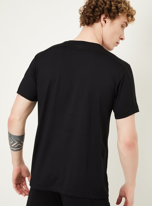 Men Printed Slim Fit Sports T-shirt