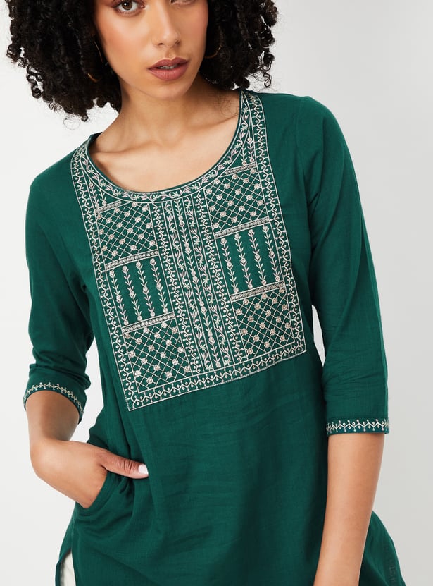 Women Embroidered Straight Kurta