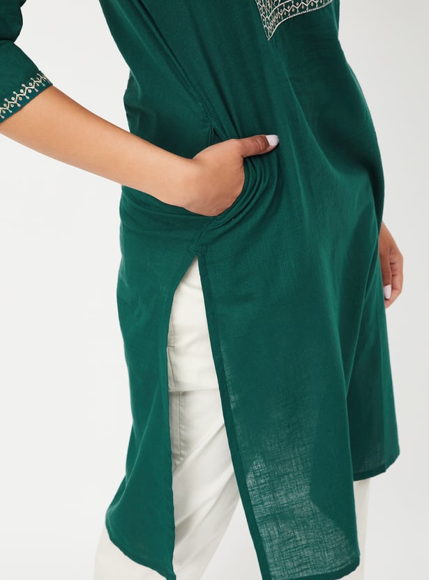 Women Embroidered Straight Kurta