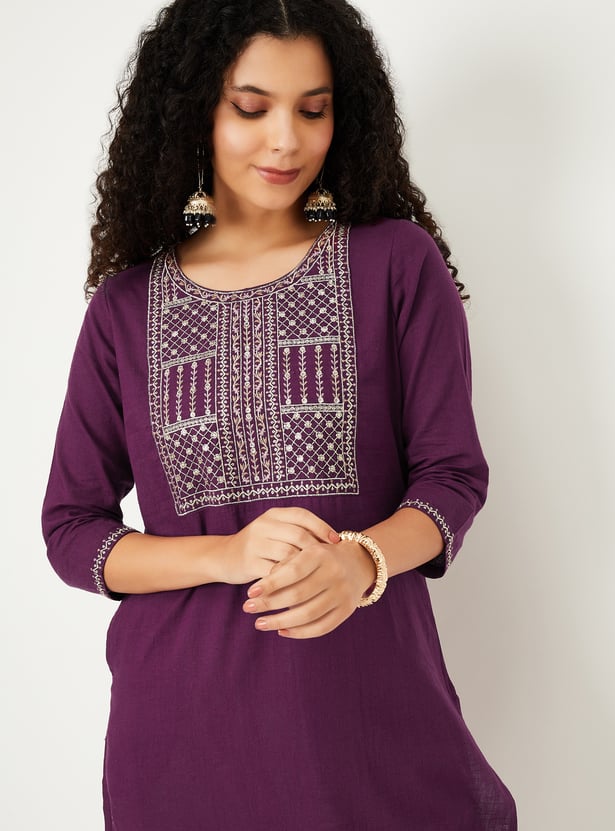 Women Embroidered Straight Kurta