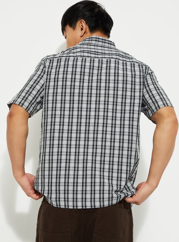 URB_N Men Checked Regular Fit Shirt