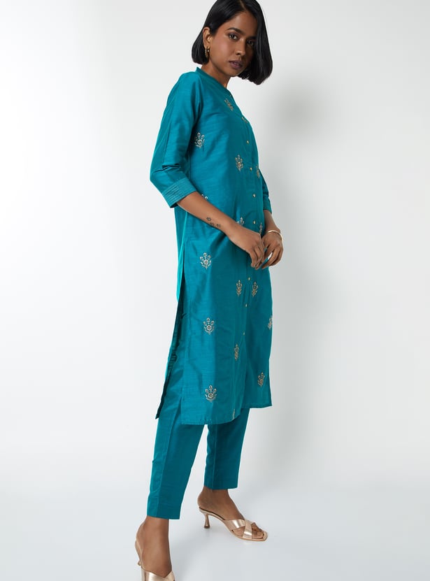 Women Embroidered Straight Kurta Set