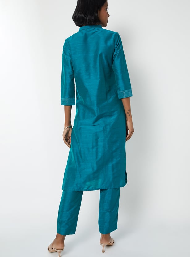 Women Embroidered Straight Kurta Set