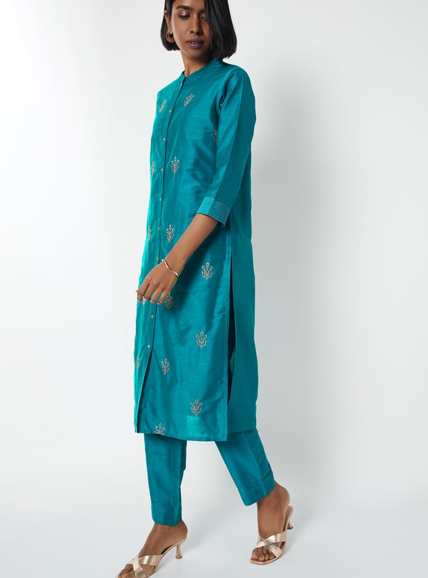 Women Embroidered Straight Kurta Set