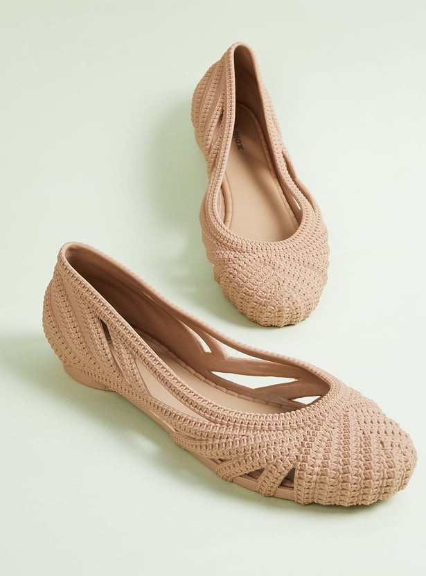 Women Textured Ballerinas