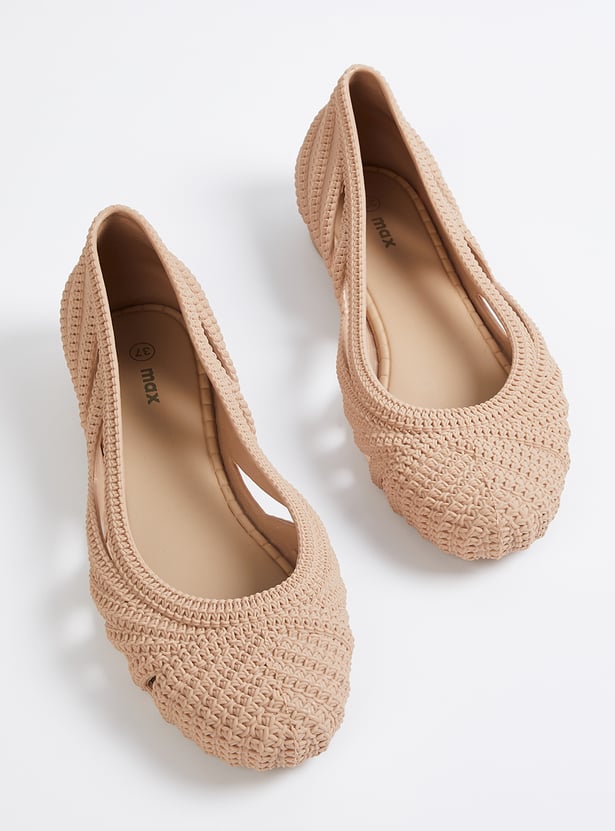 Women Textured Ballerinas