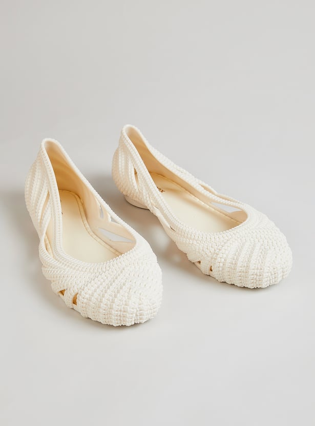 Women Textured Ballerinas