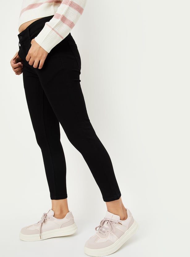 Women Solid Skinny Fit Jeans