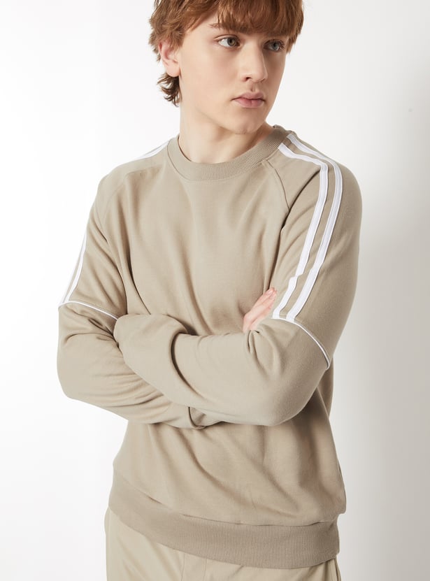 Men Side Striped Sweatshirt
