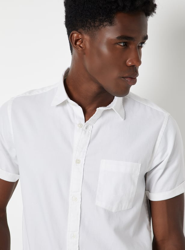 Men Solid Slim Fit Shirt