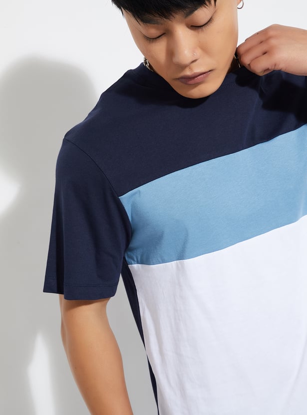 URB_N Men Colourblocked T-shirt